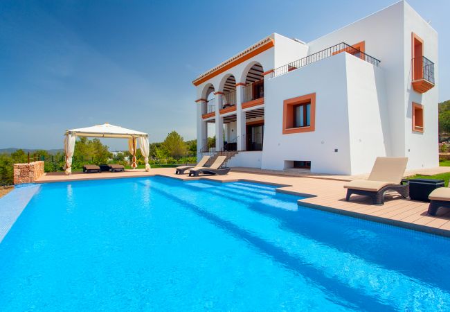 Villa in San Rafael de Sa Creu/ Sant Rafael de Sa Creu - VILLA BENIMUSA